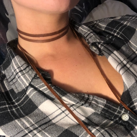 Brown Leather Choker - Picture 3 of 4